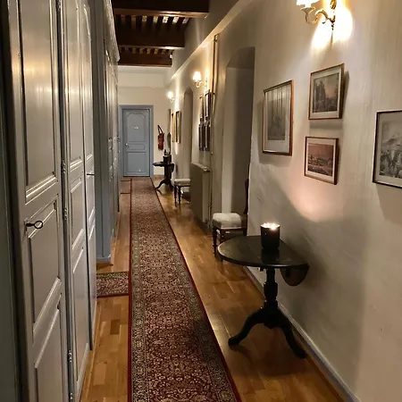 Alojamento de Acomodação e Pequeno-almoço Domaine La Reveille 4*