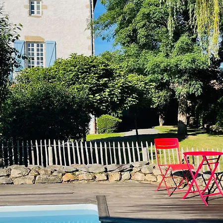 Alojamento de Acomodação e Pequeno-almoço Domaine La Reveille 4*