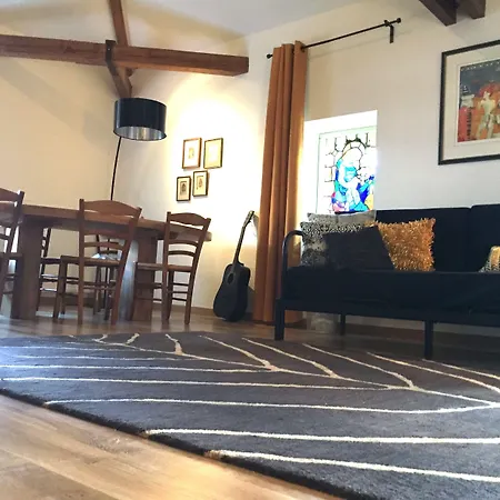 Alojamento de Acomodação e Pequeno-almoço Domaine La Reveille